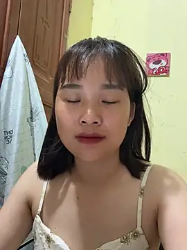 Lili 019 online show from May 2026 02:56:01 PM