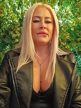 MILFBARBY online show from November 2025 08:14:02 AM