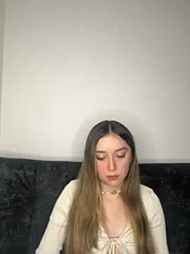 Sarisloves online show from July 2026 12:24:02 AM