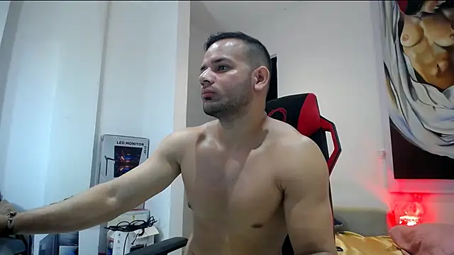 Snapshot of hugo_19cm chatting on September 2025 03:47:02 PM hugo 19cm online show from September 2025 03:47:02 PM