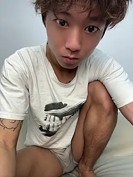 Snapshot of luo-77 chatting on June 2026 02:01:02 PM luo-77 online show from June 2026 02:01:02 PM
