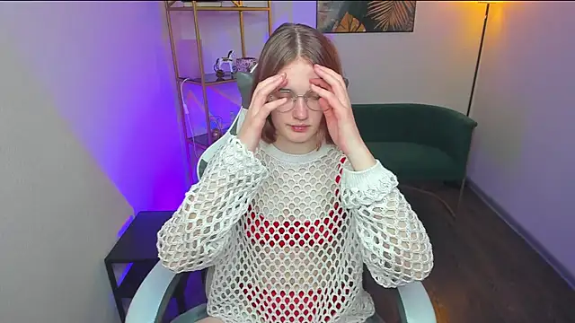 MiaNoon online show from May 2026 10:32:01 AM