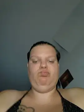 Snapshot of BadMommyyyyy chatting on July 2026 08:27:02 AM BadMommyyyyy online show from July 2026 08:27:02 AM