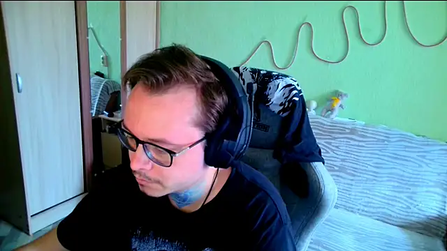 Snapshot of MeLanXolik chatting on May 2026 10:34:02 AM MeLanXolik online show from May 2026 10:34:02 AM