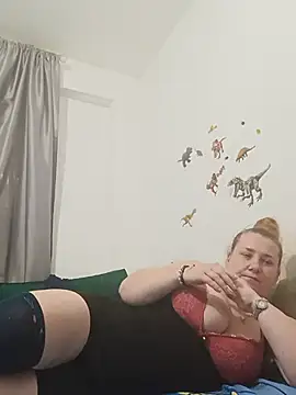 Snapshot of JuliaBestX chatting on June 2026 07:03:02 PM JuliaBestX online show from June 2026 07:03:02 PM