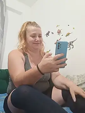 Snapshot of JuliaBestX chatting on July 2026 11:40:01 PM JuliaBestX online show from July 2026 11:40:01 PM