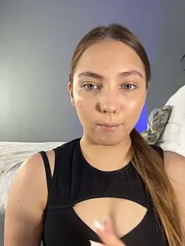 EvaVea online show from June 2026 04:55:01 PM