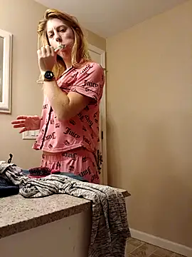 daddys girl333 online show from June 2026 02:03:01 AM