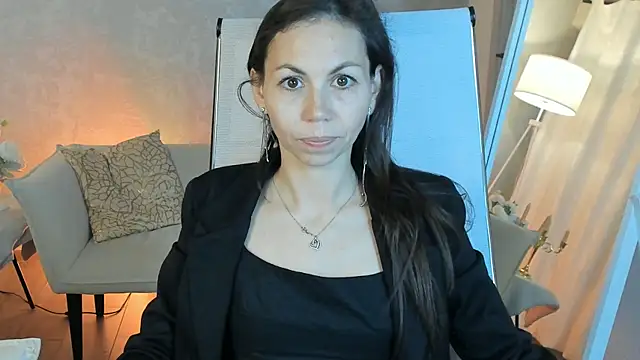 TrasyMorris online show from May 2026 11:18:02 AM