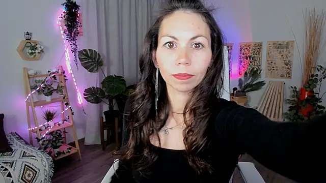 TrasyMorris online show from June 2026 04:14:02 AM