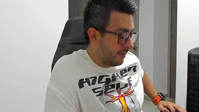 LucaBorbon online show from May 2026 11:57:02 PM