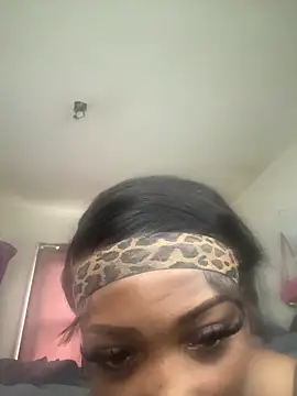 biggMamaa25 online show from May 2026 11:57:02 PM