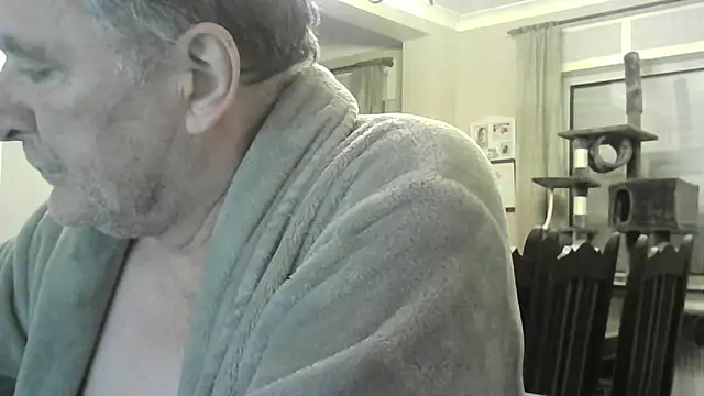 Snapshot of edje59a chatting on November 2025 07:10:01 AM edje59a online show from November 2025 07:10:01 AM