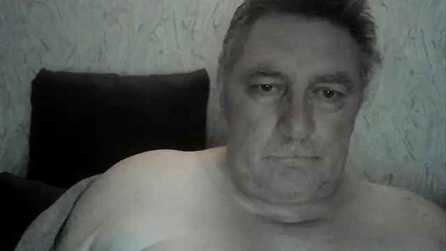 Snapshot of edje59a chatting on February 2026 02:17:02 AM edje59a online show from February 2026 02:17:02 AM