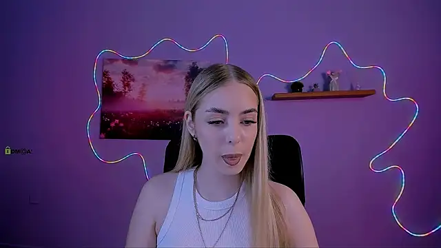 Snapshot of viola_sweet_1 chatting on May 2026 08:42:02 AM viola sweet 1 online show from May 2026 08:42:02 AM