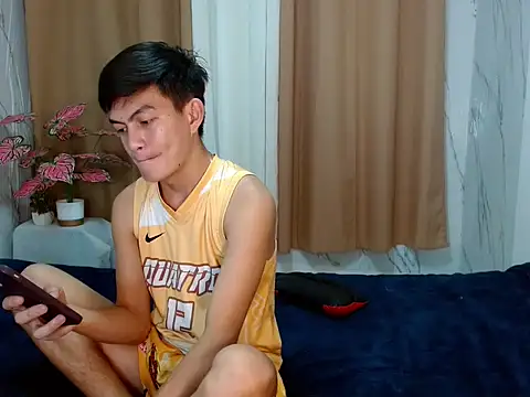 Snapshot of twink_dolores chatting on May 2026 04:48:02 PM twink dolores online show from May 2026 04:48:02 PM