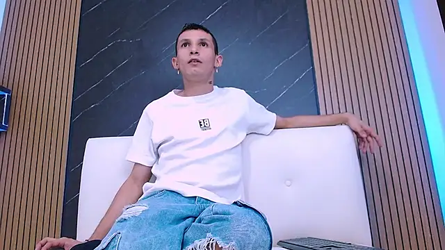 Isak Berekoa online show from May 2026 03:57:02 AM