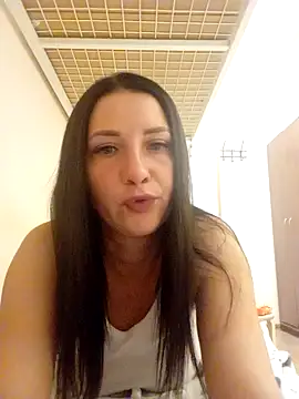 Snapshot of CarolWarren_ chatting on July 2026 03:56:01 AM CarolWarren online show from July 2026 03:56:01 AM