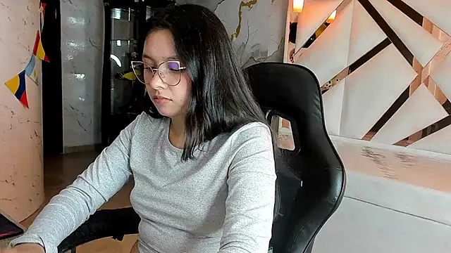 Snapshot of HoneyDoll_tf chatting on June 2026 08:33:01 PM HoneyDoll tf online show from June 2026 08:33:01 PM