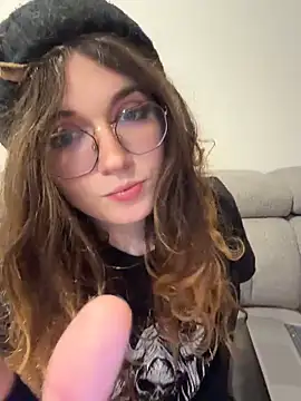 cutypiefull online show from May 2026 10:50:03 PM