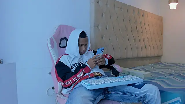 Snapshot of Supreme_Badboy chatting on June 2026 02:53:01 AM Supreme Badboy online show from June 2026 02:53:01 AM