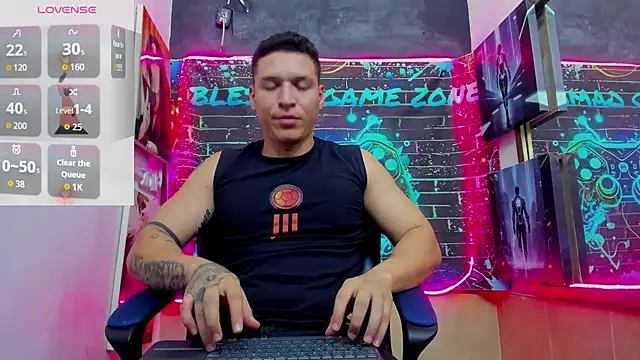 lucassimone  online show from May 2026 04:07:02 AM