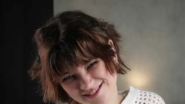 Snapshot of AlesiaPeasel chatting on June 2026 11:32:02 AM AlesiaPeasel online show from June 2026 11:32:02 AM