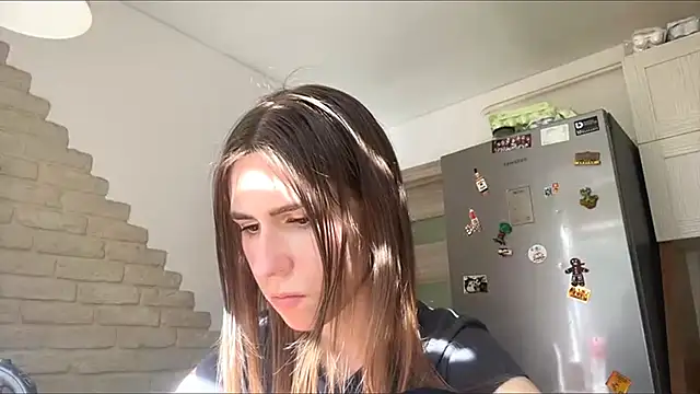 Snapshot of ZaraGuyette chatting on May 2026 02:10:01 PM ZaraGuyette online show from May 2026 02:10:01 PM