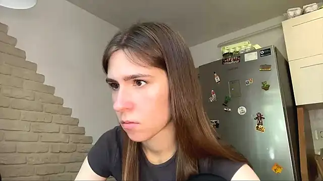 Snapshot of ZaraGuyette chatting on May 2026 05:23:02 AM ZaraGuyette online show from May 2026 05:23:02 AM