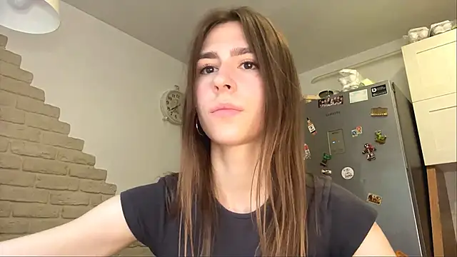 Snapshot of ZaraGuyette chatting on June 2026 05:12:01 AM ZaraGuyette online show from June 2026 05:12:01 AM