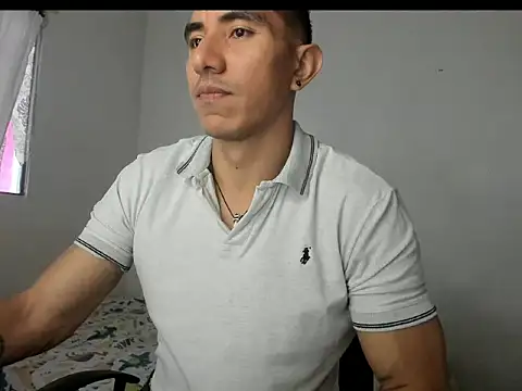 Snapshot of aquiles04 chatting on June 2026 01:57:02 PM aquiles04 online show from June 2026 01:57:02 PM