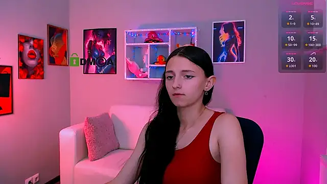 Snapshot of caroline_honeyy chatting on June 2026 01:00:02 PM caroline honeyy online show from June 2026 01:00:02 PM
