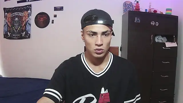 Snapshot of Fenix_hardcock chatting on June 2026 04:44:01 PM Fenix hardcock online show from June 2026 04:44:01 PM
