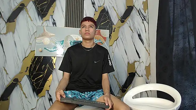 KING LOVERS1 online show from June 2026 01:35:01 PM