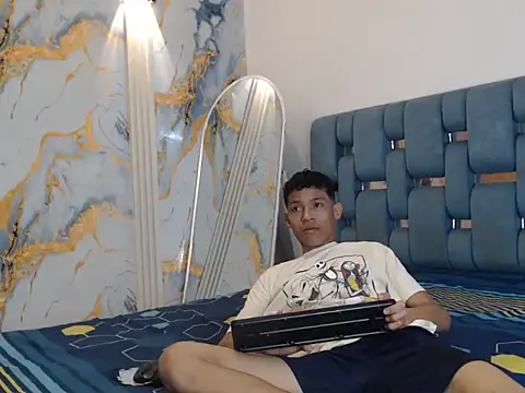 RONALDA HOT26 online show from June 2026 01:43:02 PM