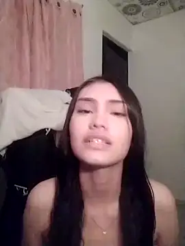 Snapshot of _BellaCute_ chatting on June 2026 05:02:02 AM BellaCute online show from June 2026 05:02:02 AM