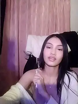 Snapshot of _BellaCute_ chatting on July 2026 08:10:01 AM BellaCute online show from July 2026 08:10:01 AM