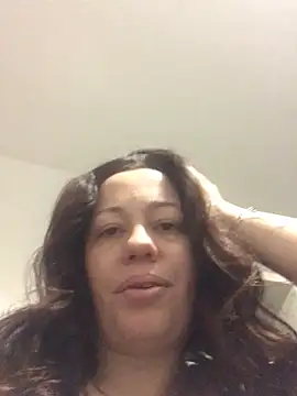 Snapshot of Mariposareina26 chatting on May 2026 07:43:02 PM Mariposareina26 online show from May 2026 07:43:02 PM
