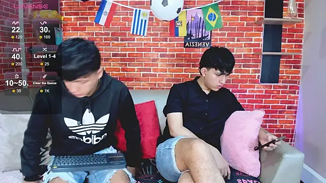 Hoot boyss  online show from July 2026 08:13:02 PM