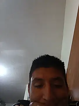 Eugeniosor online show from May 2026 11:23:01 PM