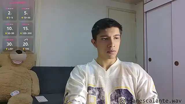 Snapshot of Thesaint_xxx chatting on June 2026 10:12:01 PM Thesaint xxx online show from June 2026 10:12:01 PM
