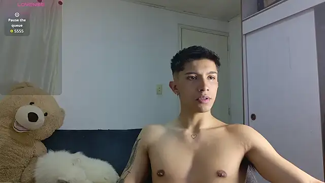 Snapshot of Thesaint_xxx chatting on June 2026 11:42:02 PM Thesaint xxx online show from June 2026 11:42:02 PM