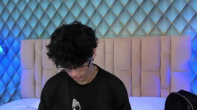 Snapshot of Sofia-Ethan chatting on June 2026 02:32:02 PM Sofia-Ethan online show from June 2026 02:32:02 PM