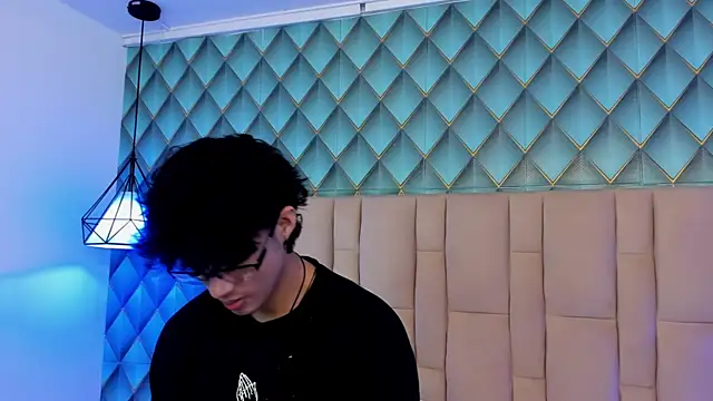 Snapshot of Sofia-Ethan chatting on June 2026 01:20:02 PM Sofia-Ethan online show from June 2026 01:20:02 PM