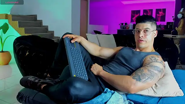 lukas green11 online show from June 2026 06:10:01 PM