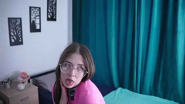 KatieAstol online show from June 2026 01:23:01 AM