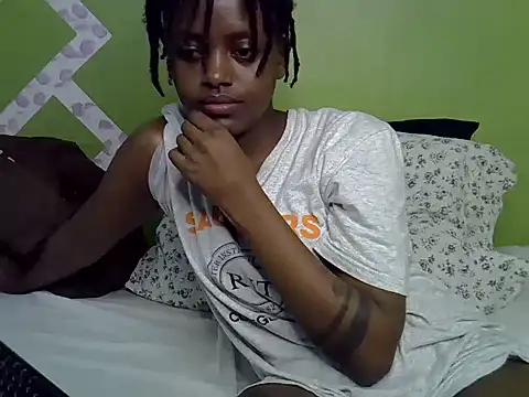 Snapshot of Slim_shedy1 chatting on June 2026 10:37:02 AM Slim shedy1 online show from June 2026 10:37:02 AM