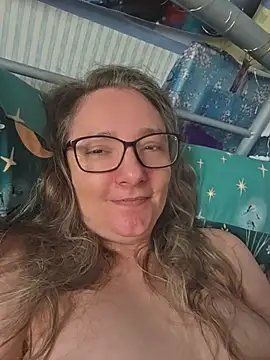 Snapshot of Izzylove47 chatting on June 2026 08:41:02 AM Izzylove47 online show from June 2026 08:41:02 AM