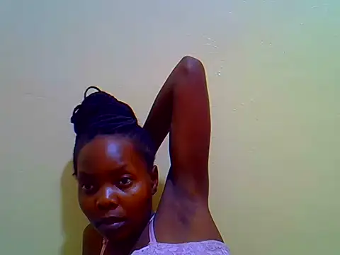 Snapshot of Maqueilah_ chatting on June 2026 01:43:01 PM Maqueilah online show from June 2026 01:43:01 PM