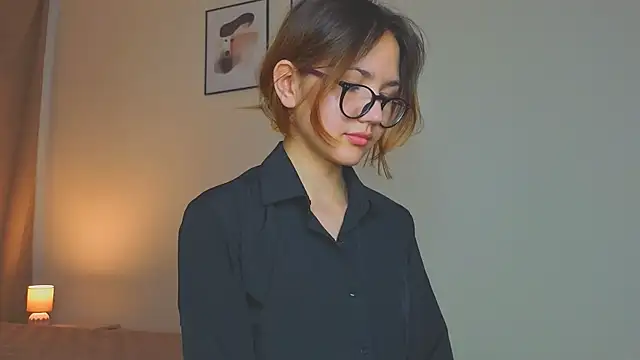 FrediaPfeiff online show from June 2026 04:12:01 AM